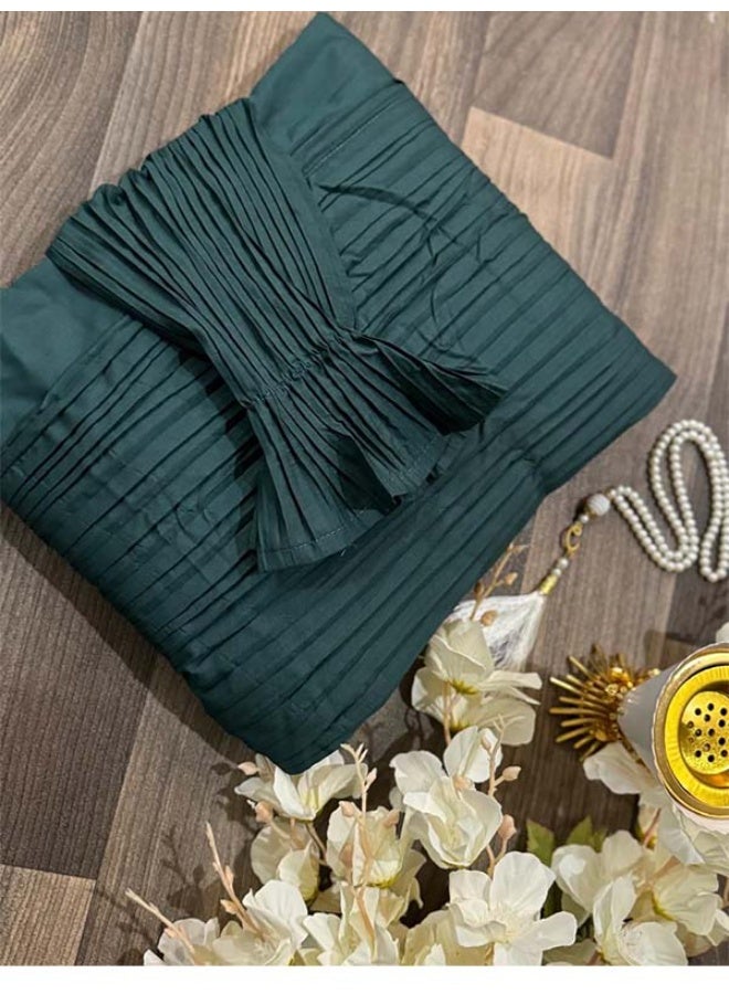 A very finely milled, one-piece prayer sheet that covers the entire body with a uniform and spacious size for all body types.